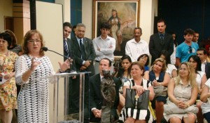 Presidente do CRP-16 (sentada à dir.) acompanha a fala da titular da Coordenadoria