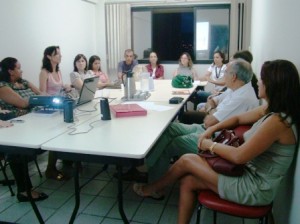 Psicólogas e psicólogos discutem as dificuldades da atuação na área educacional
