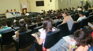 Imagem vazia padrão Psicólogas (os) compareceram ao auditório do Senac, em Vitória