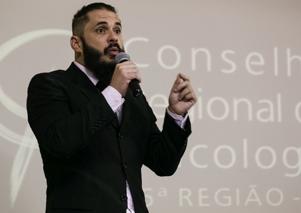 Saquetto afirma que a união das psicólogas e dos psicólogos é fundamental para a Psicologia
